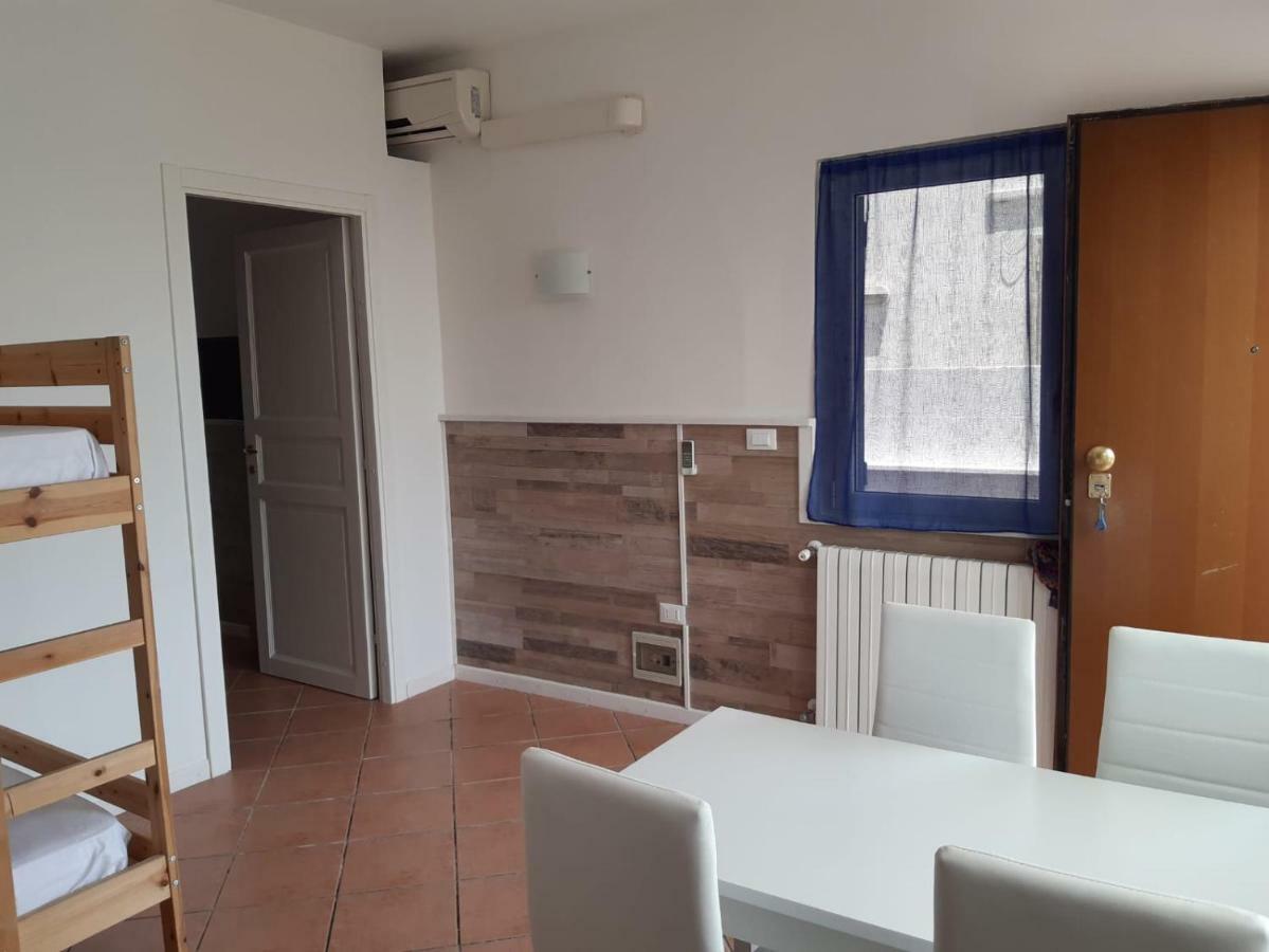 Casa Vacanza Villa Uggiano La Chiesa Eksteriør bilde